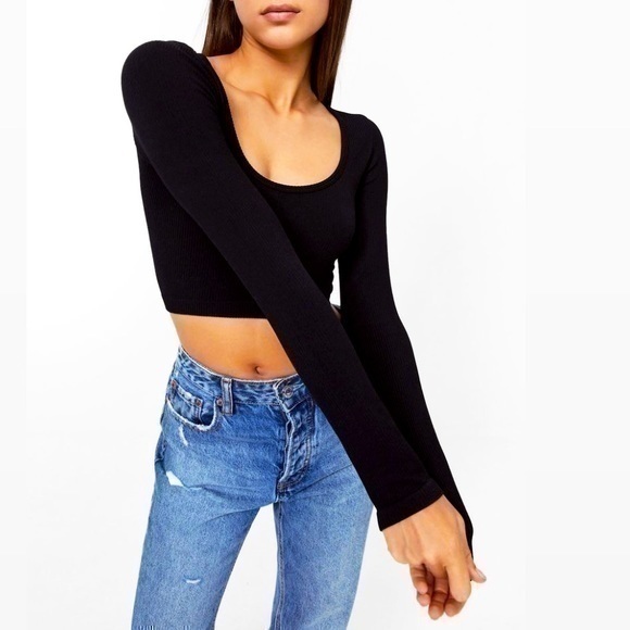 stradivarius Tops - Stradivarius ASOS crop top long sleeve shirt black crew neck M gently preloved